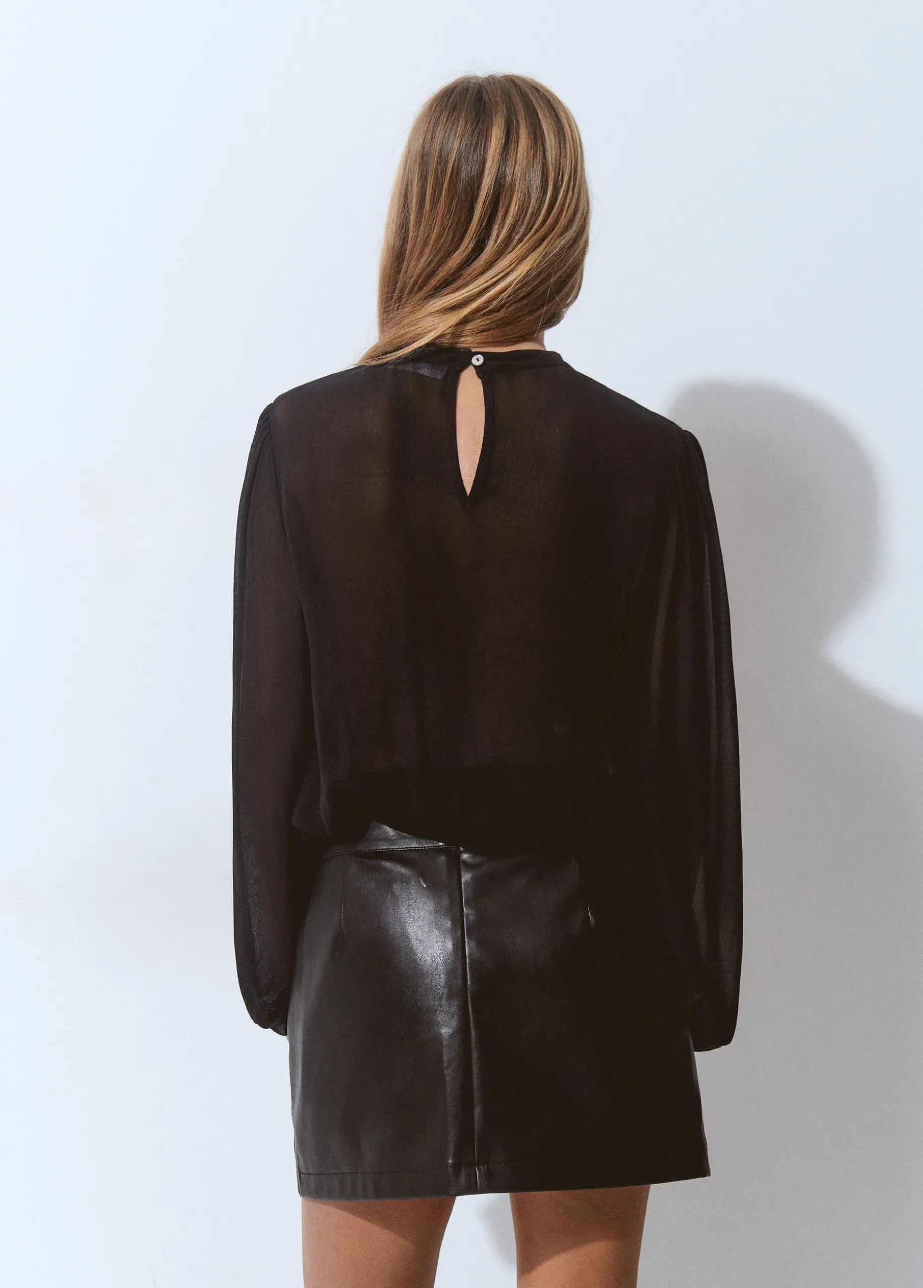 Blusa detalle choker