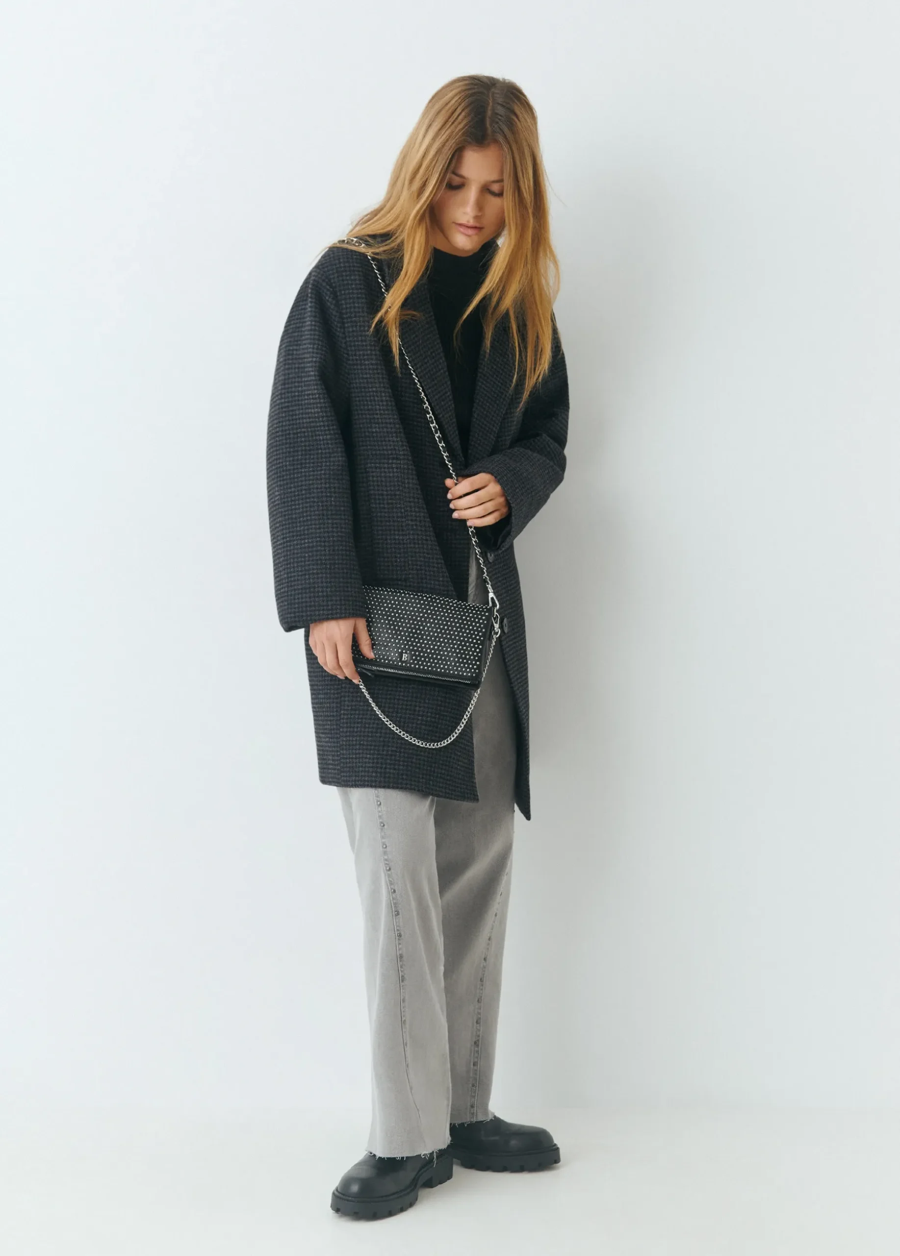 Bolso solapa tachitas