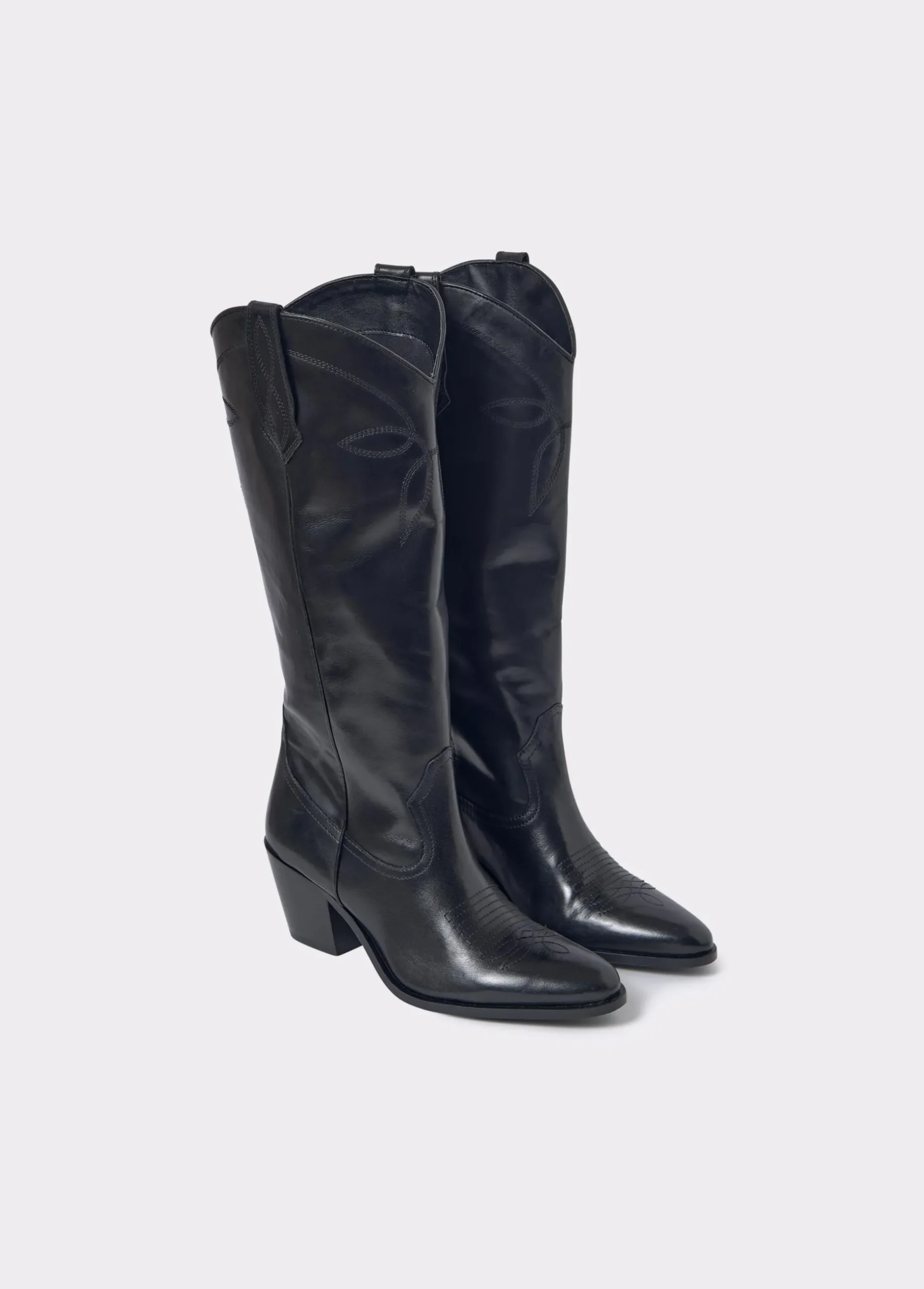 Bota piel campera tacón