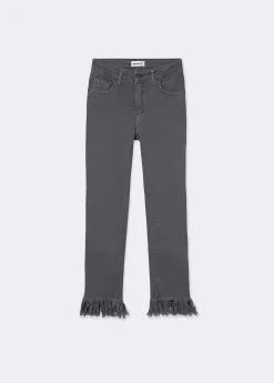 Pantalón bajo desflecado