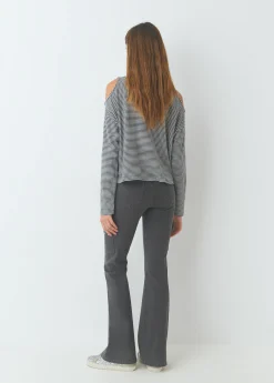 Pantalón campana cargo tachas