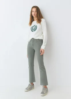Pantalón flare cropped botones