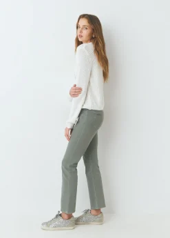 Pantalón flare cropped botones