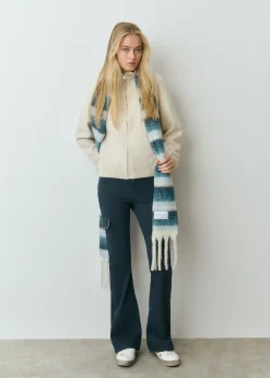 Pantalon campana cargo tachas